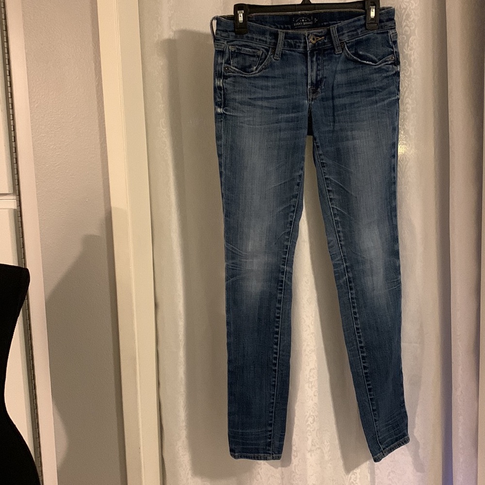 LUCKY BRAND “Charlie Skinny” Jean Sz: 2/26